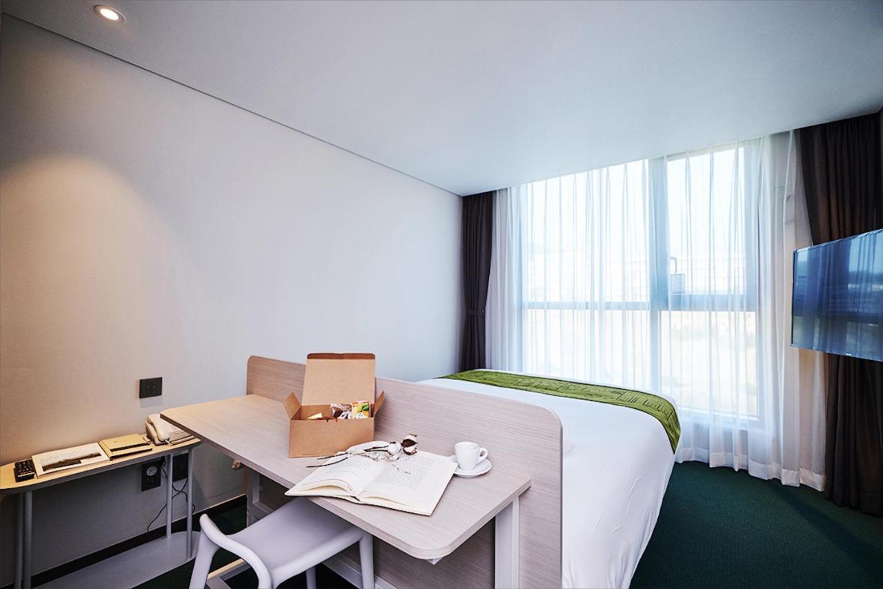 Jeju Pureun Hotel Seogwipo Exterior photo