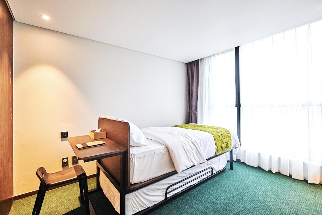 Jeju Pureun Hotel Seogwipo Exterior photo