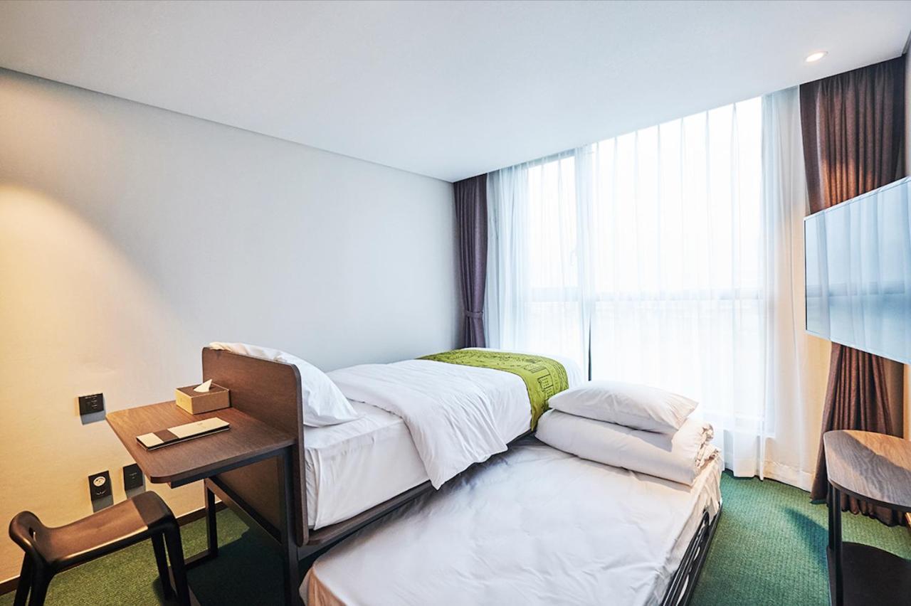 Jeju Pureun Hotel Seogwipo Exterior photo